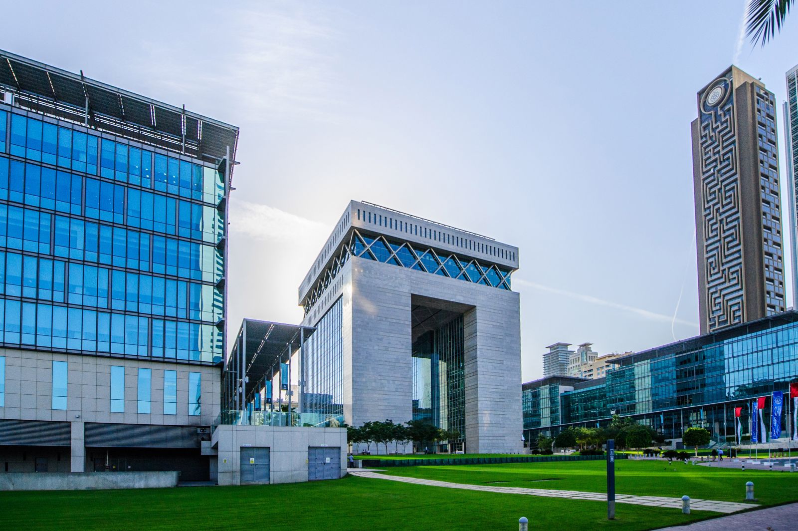 DIFC_shutterstock_221784544.jpg